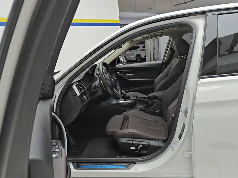 BMW 3 Series — миниатюра 9