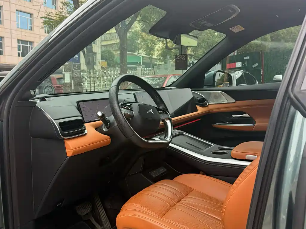 XPeng G9 — миниатюра 7