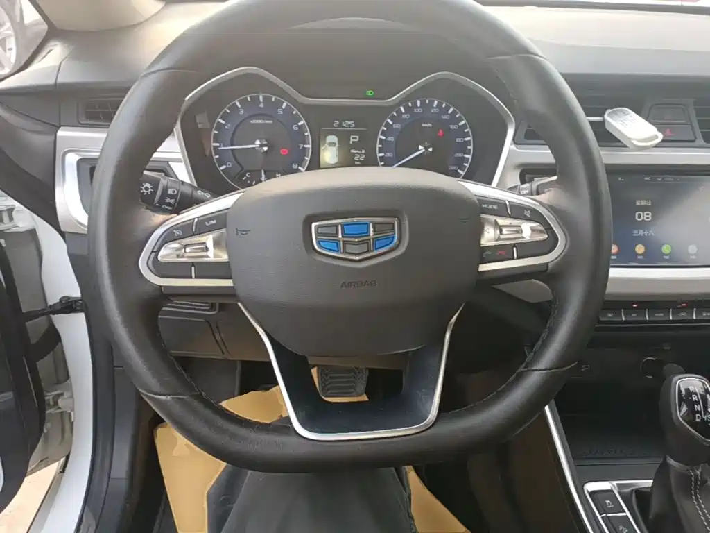 Geely Vision X3 — миниатюра 11