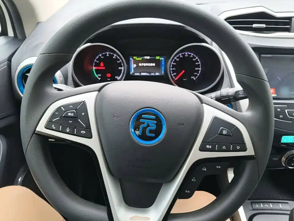 BYD Yuan EV — миниатюра 11