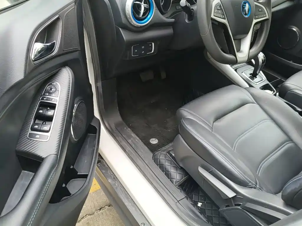 BYD Yuan EV — миниатюра 16