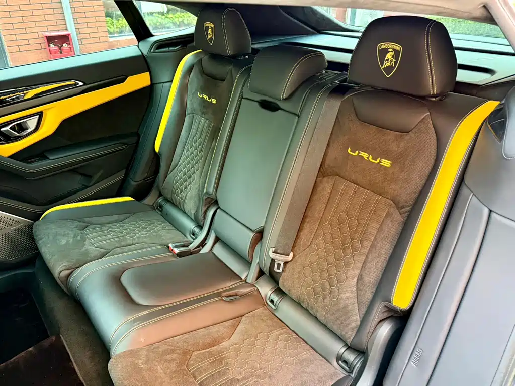Lamborghini Urus — миниатюра 12