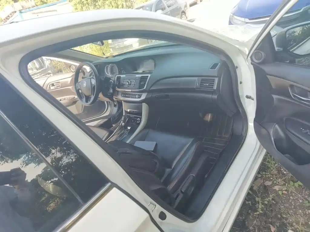 Honda Accord — миниатюра 9