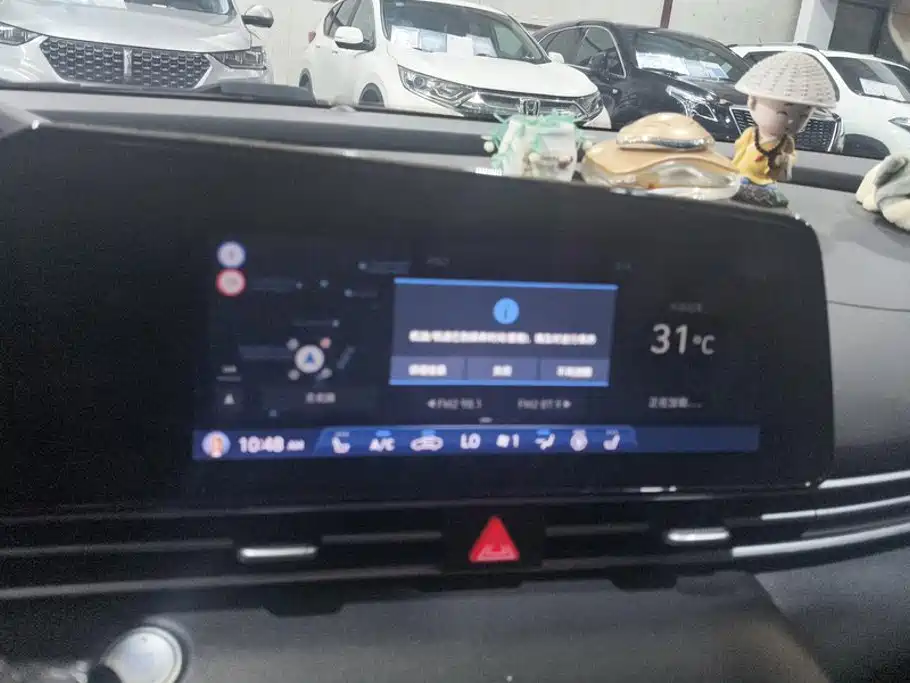 Hyundai Elantra — миниатюра 13