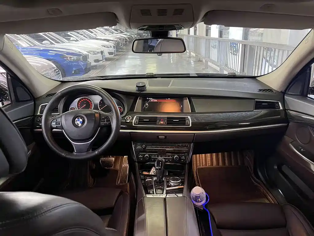 BMW 5 Series GT — миниатюра 10