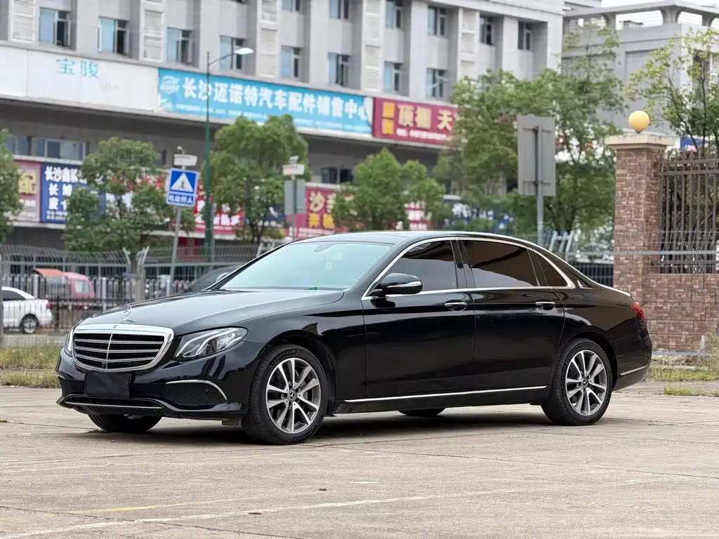 Mercedes-Benz E-Class — миниатюра 3