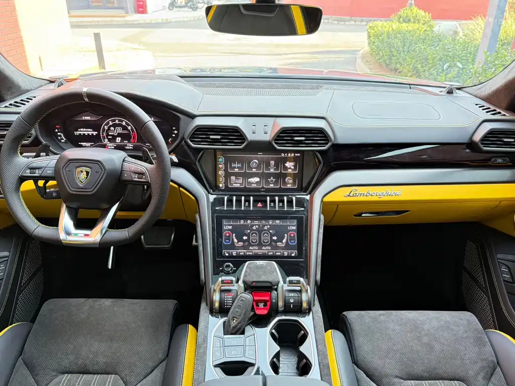 Lamborghini Urus — миниатюра 14