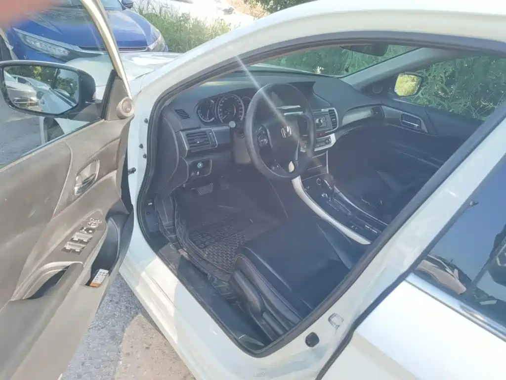 Honda Accord — миниатюра 21