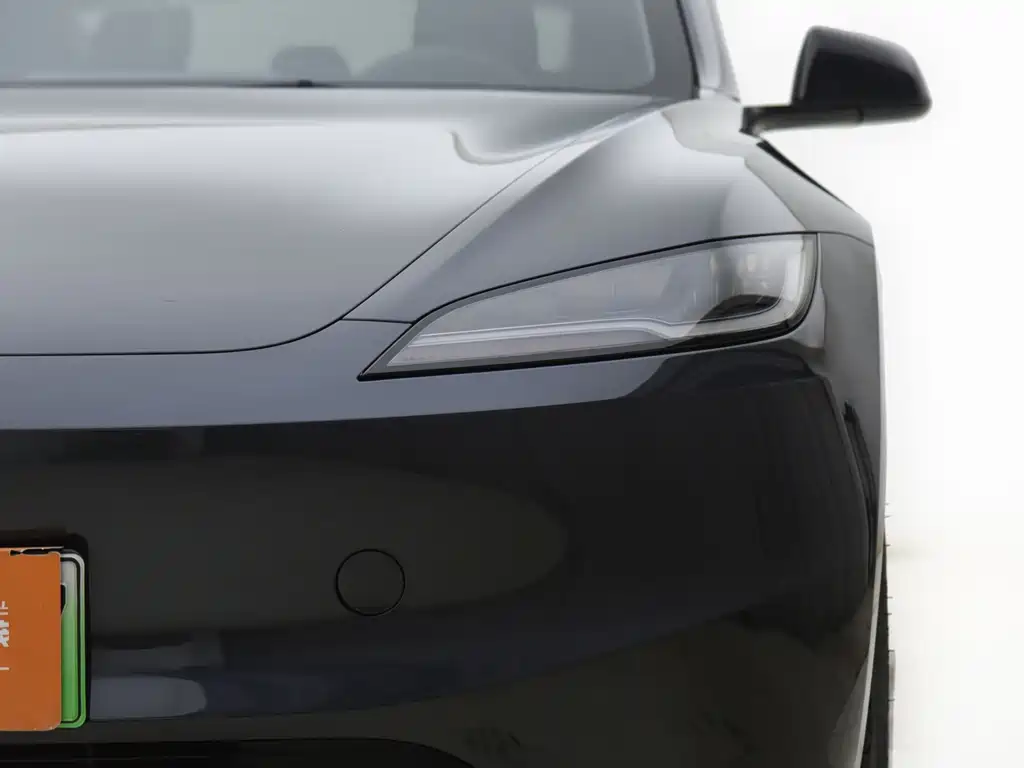 Tesla Model 3 — миниатюра 8