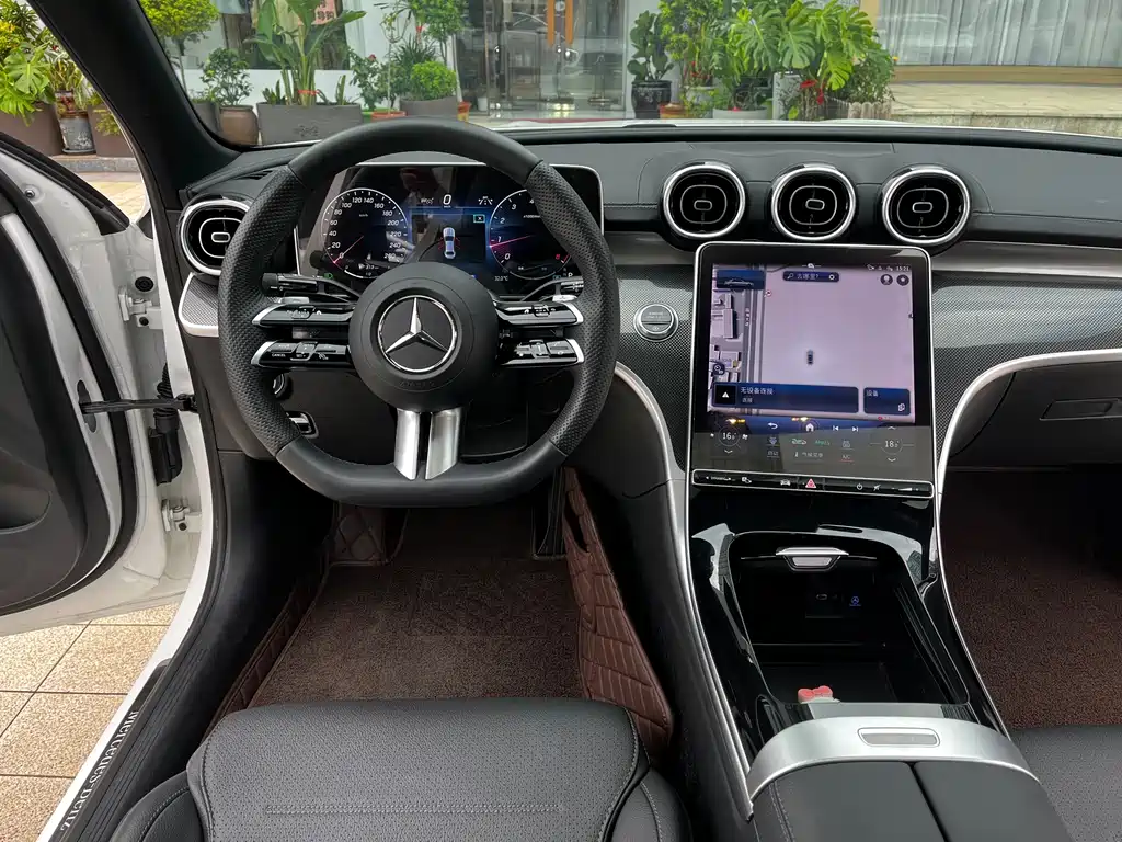 Mercedes-Benz C-Class — миниатюра 6