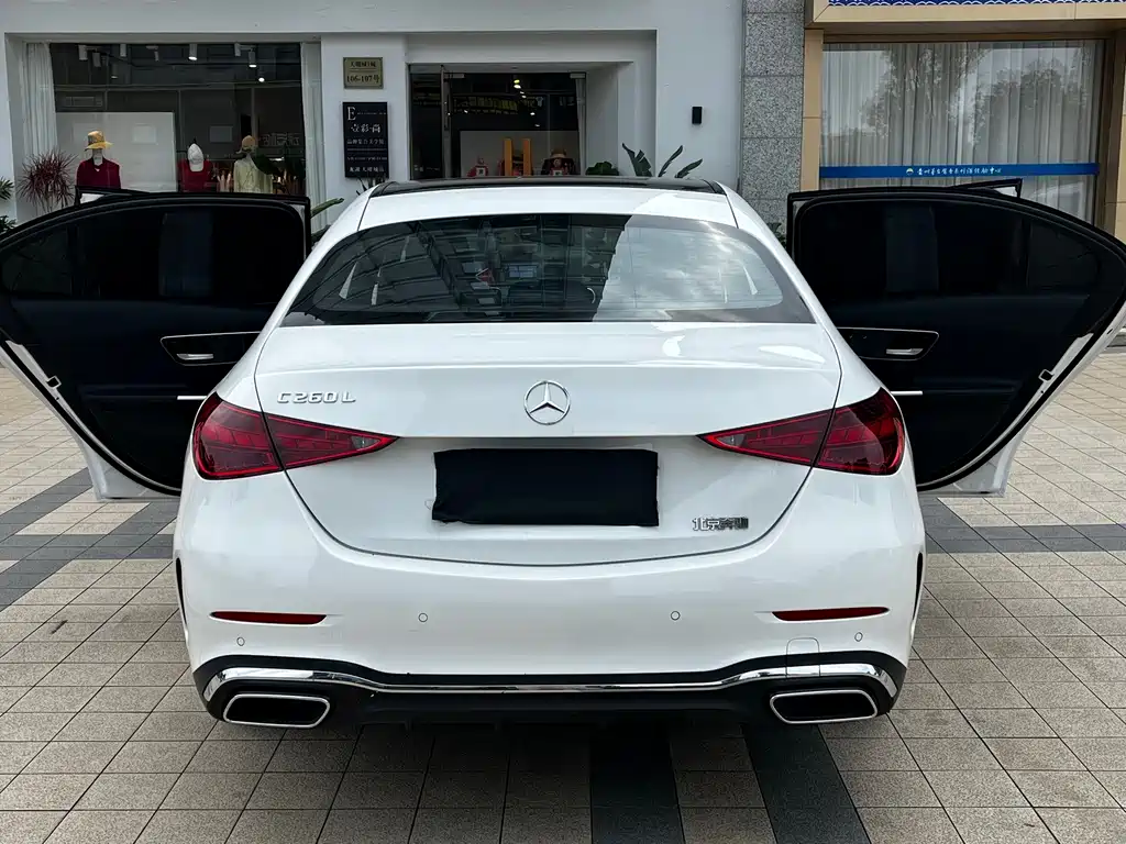 Mercedes-Benz C-Class — миниатюра 10