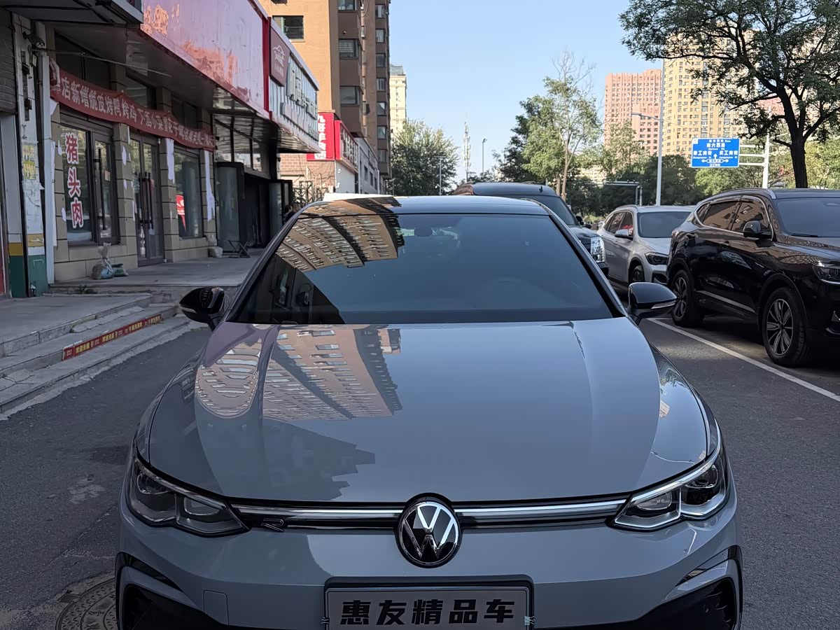 Volkswagen Golf 1.4 л 2022 г. Серебристо-серый, пробег 18000 км