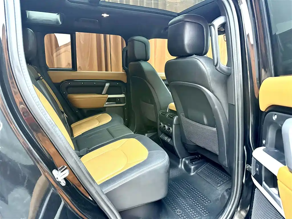 Land Rover Defender — миниатюра 8