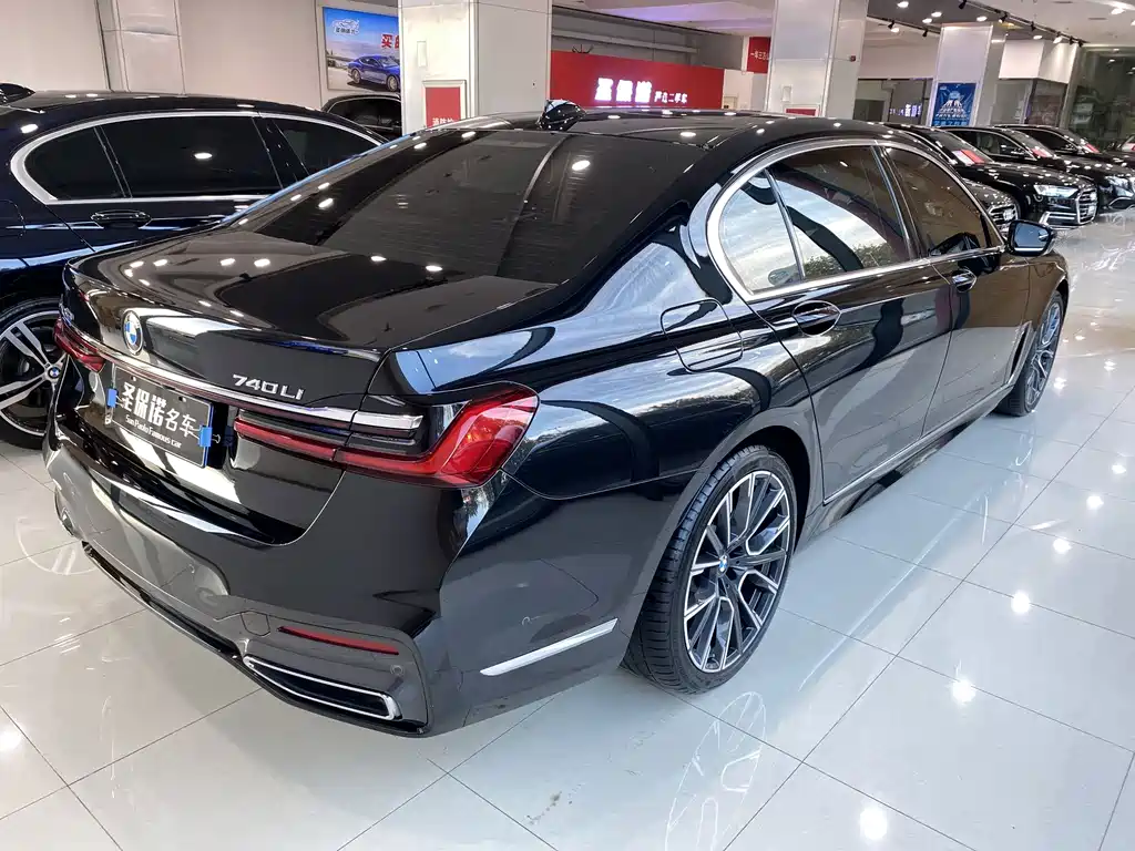 BMW 7 Series — миниатюра 4