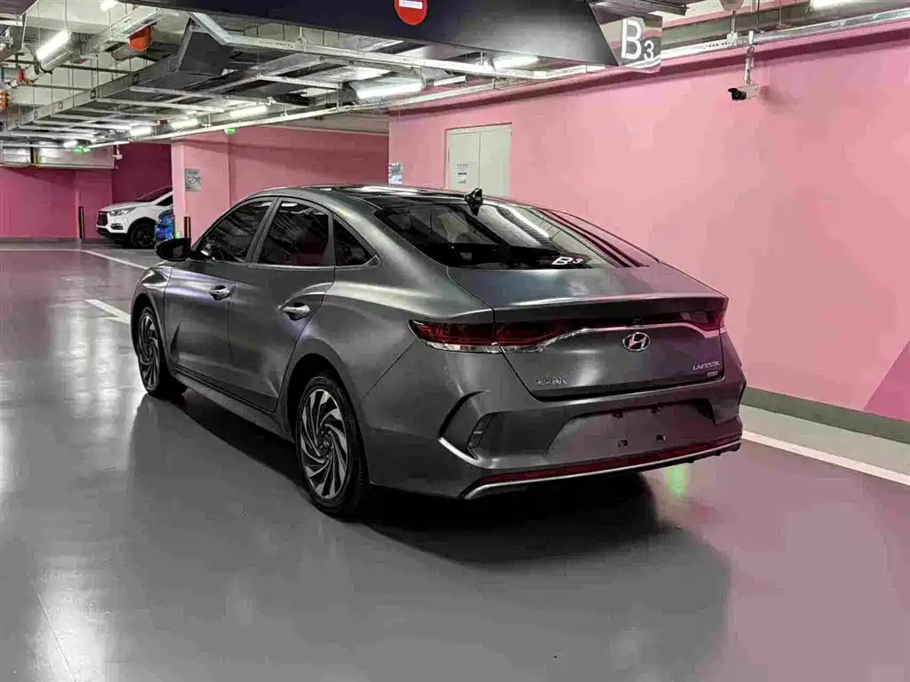 Hyundai Fista EV — миниатюра 3