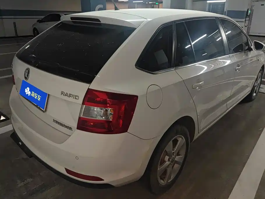 Skoda Rapid Spaceback — миниатюра 3