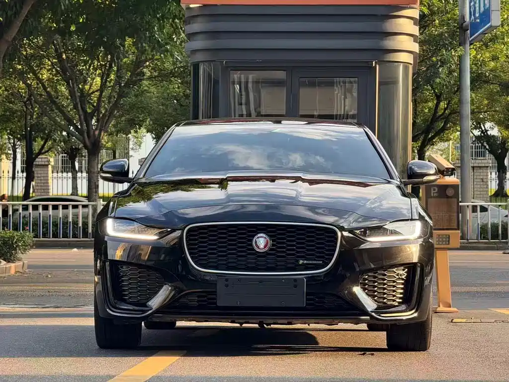 Jaguar XEL — миниатюра 3