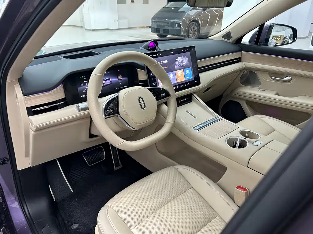 AITO ASK THE WORLD M5