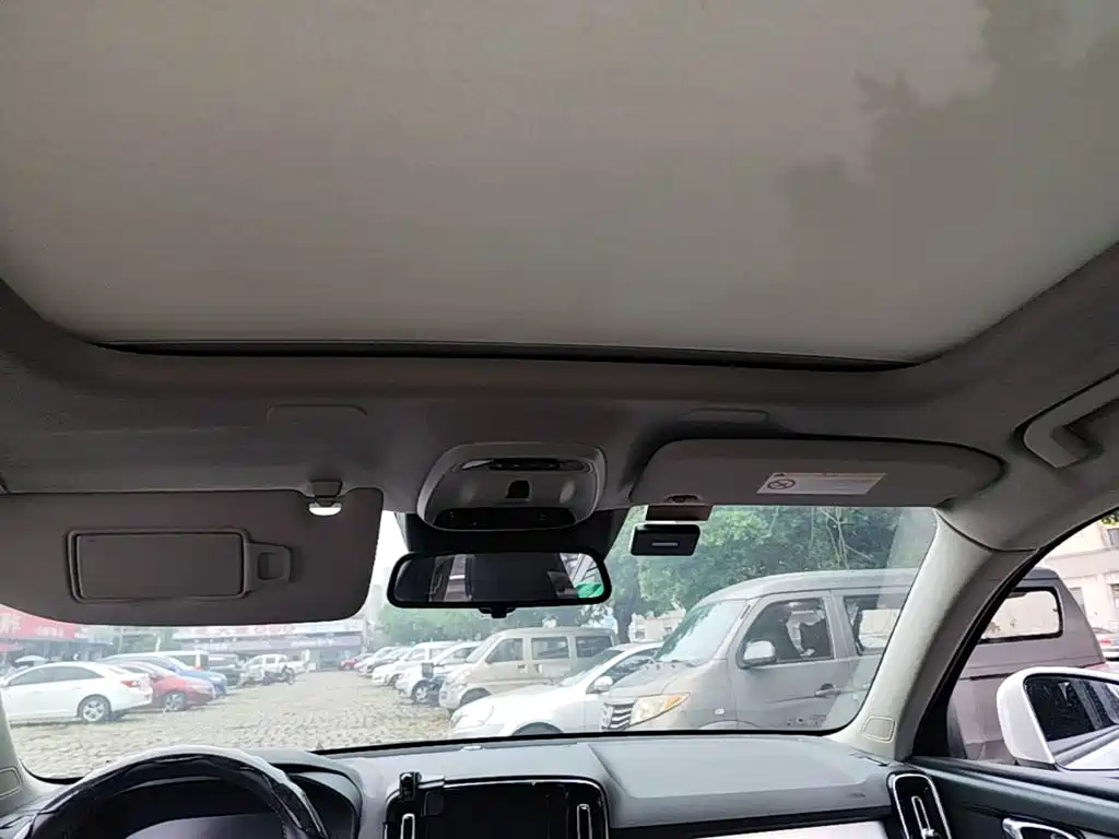 Volvo XC40 — миниатюра 18