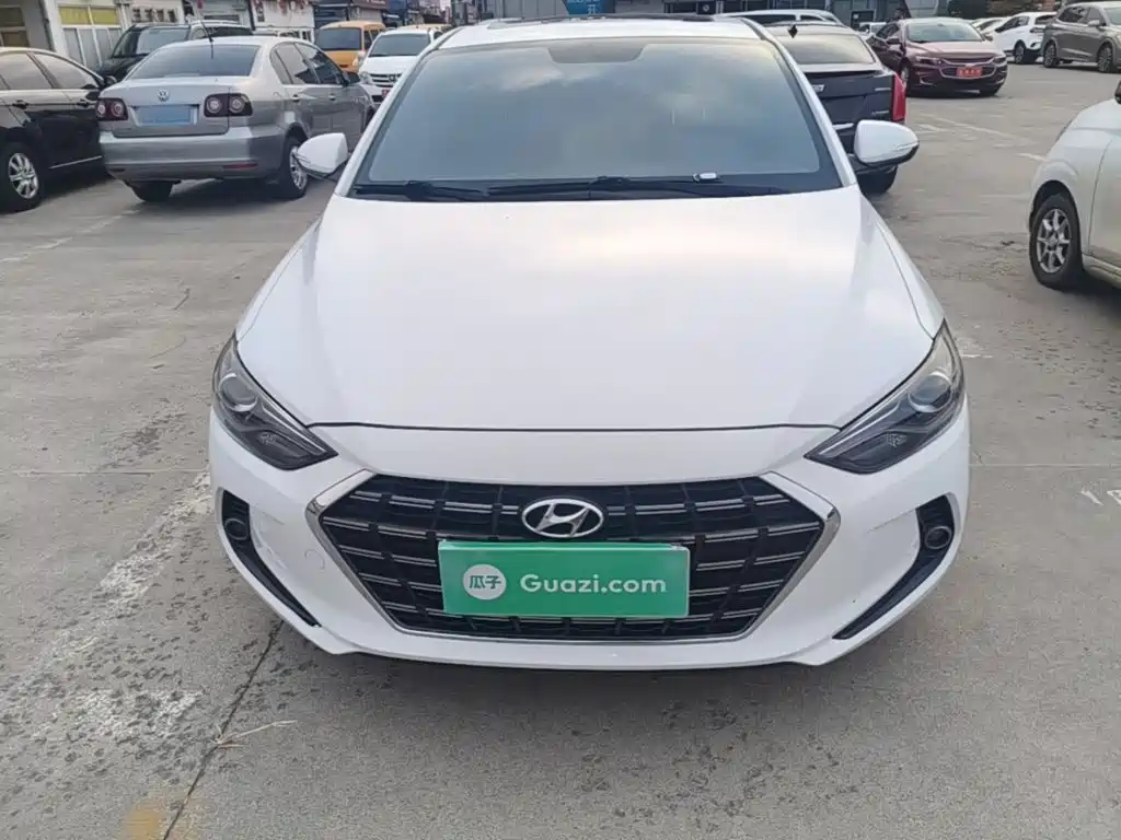 Hyundai Elantra — миниатюра 3
