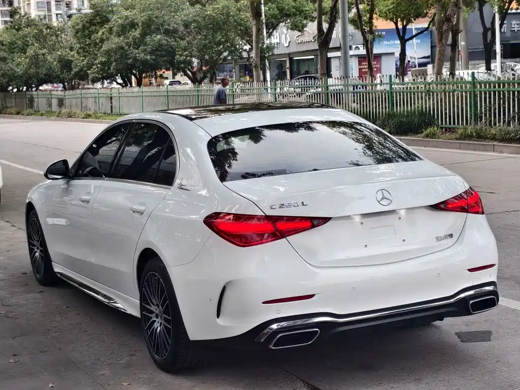 Mercedes-Benz C-Class — миниатюра 3