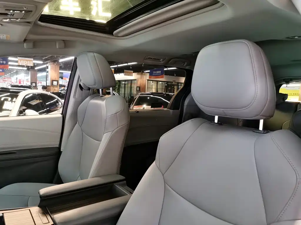 Toyota Granvia 2024 2.5L Comfort