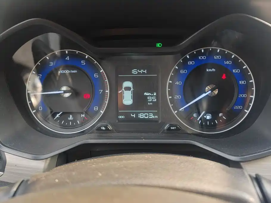 Geely Vision X3 — миниатюра 14