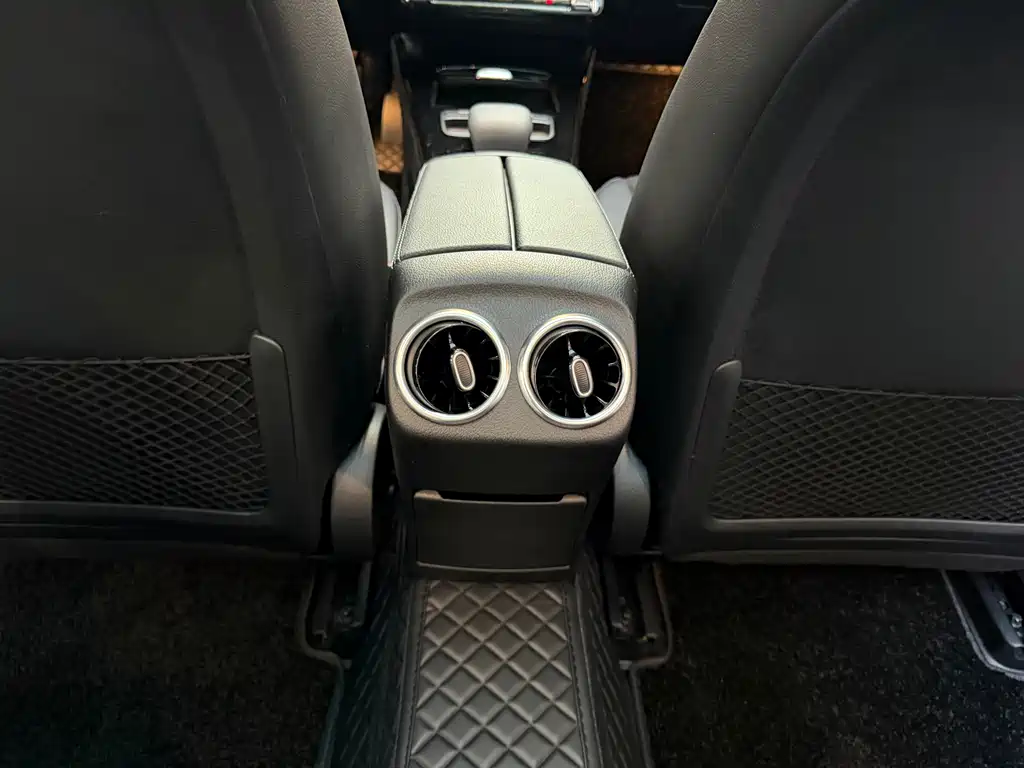 Mercedes-Benz A-Class — миниатюра 13
