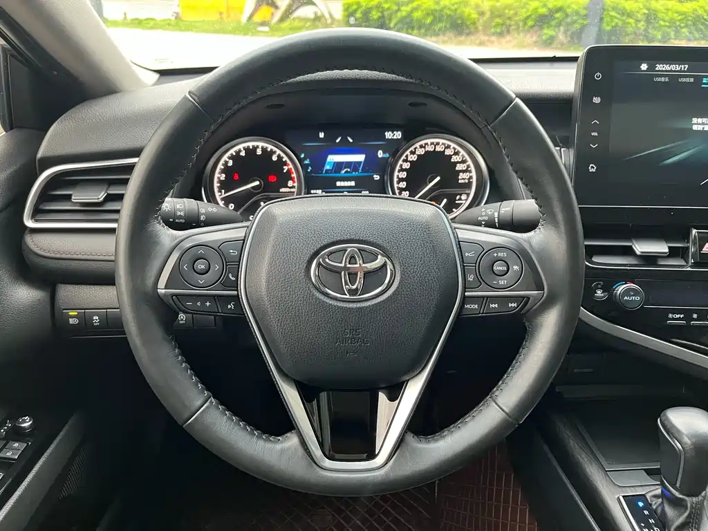 TOYOTA CAMRY