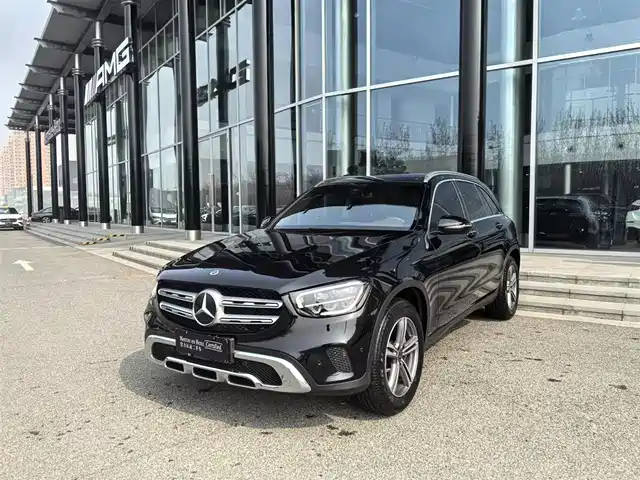 MERCEDES-BENZ GLC