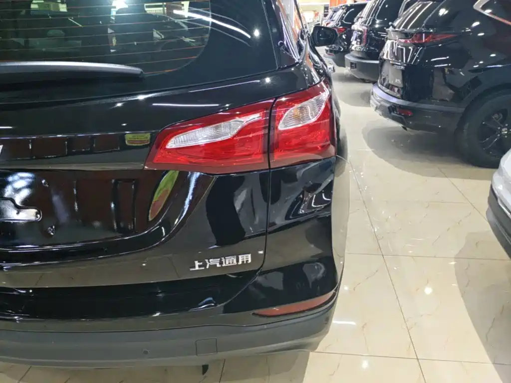 Chevrolet Equinox — миниатюра 8