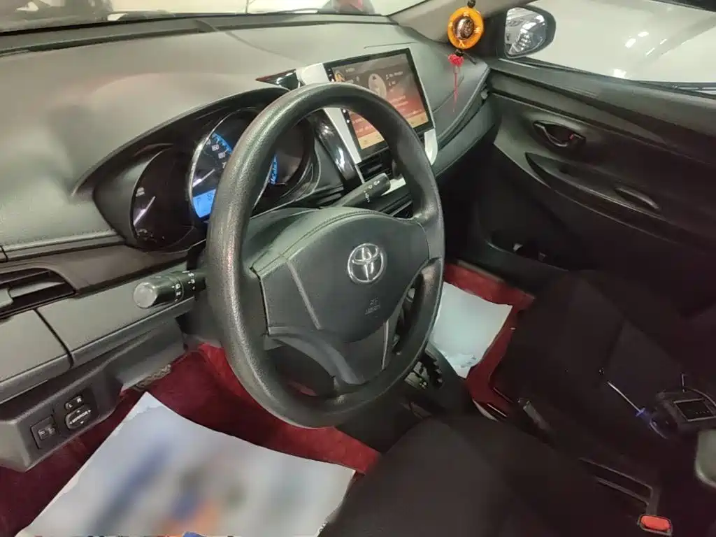 Toyota Yaris L — миниатюра 11