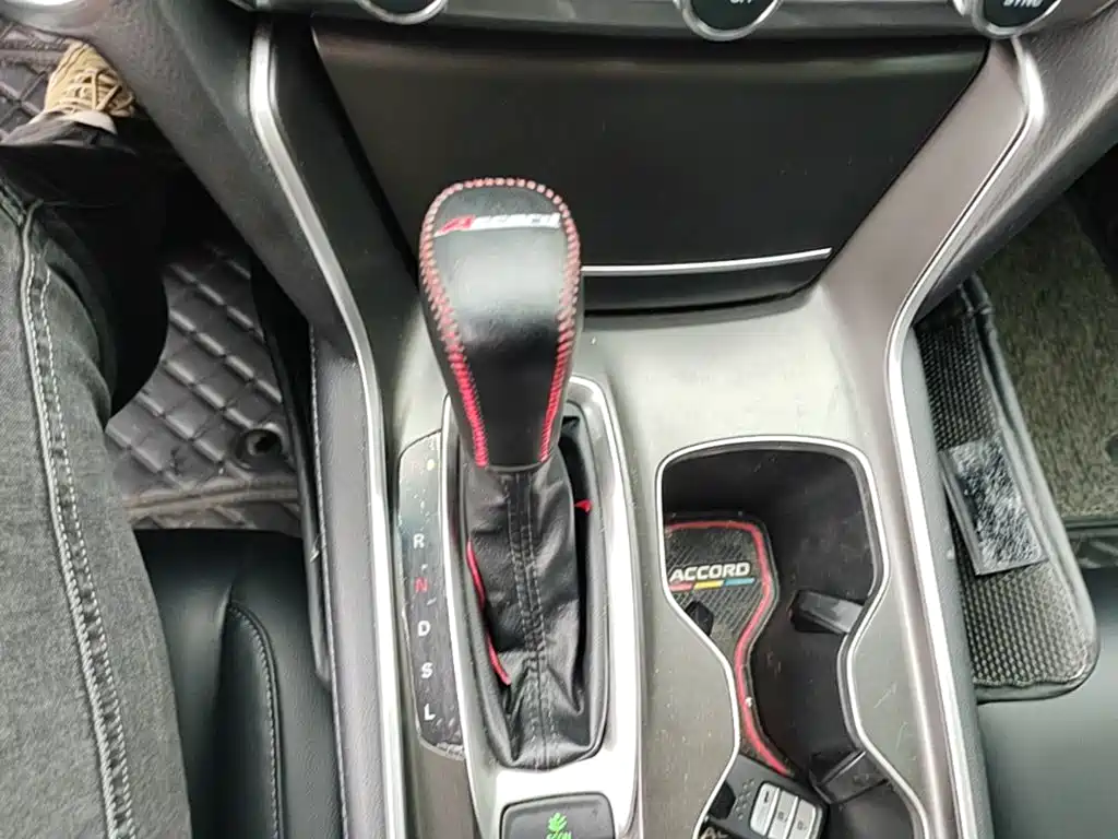 Honda Accord — миниатюра 14