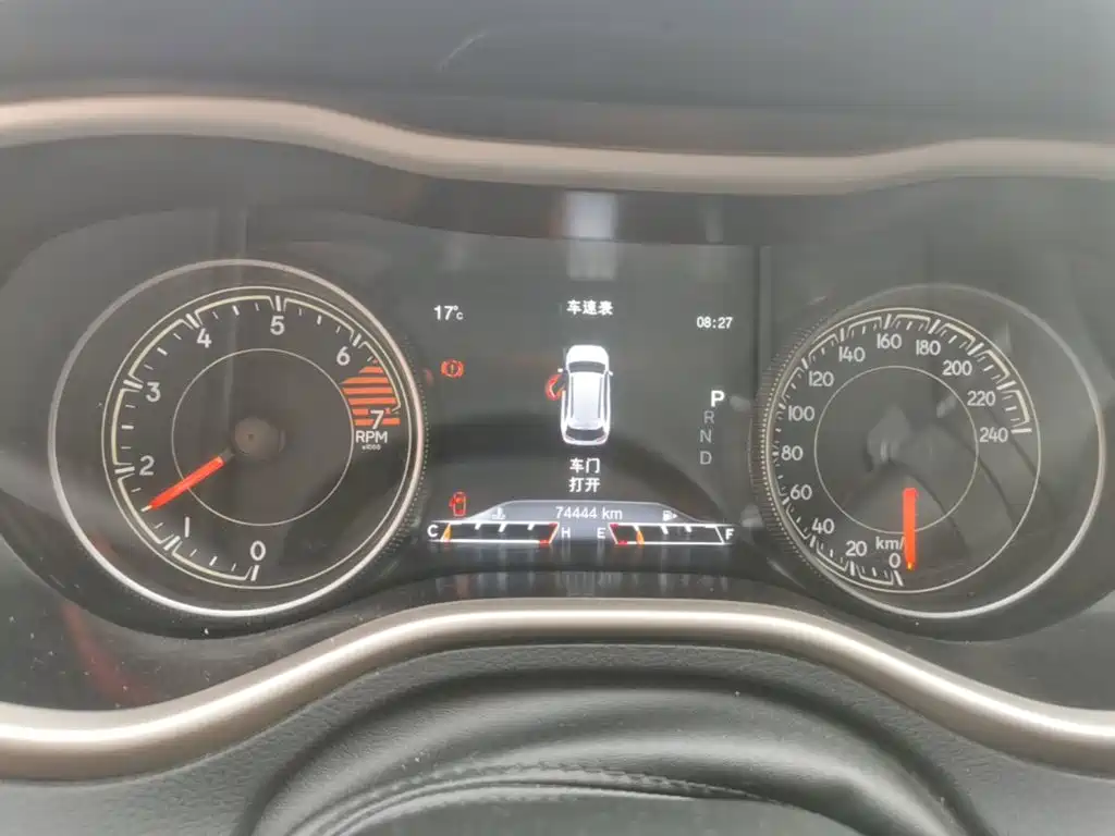 Jeep Cherokee — миниатюра 12