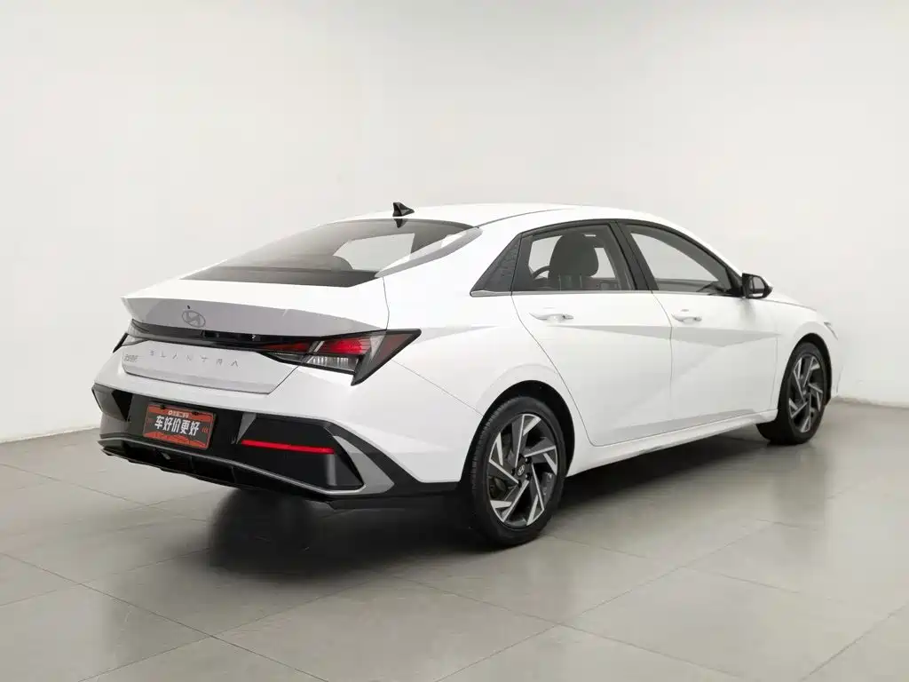 Hyundai Elantra — миниатюра 2