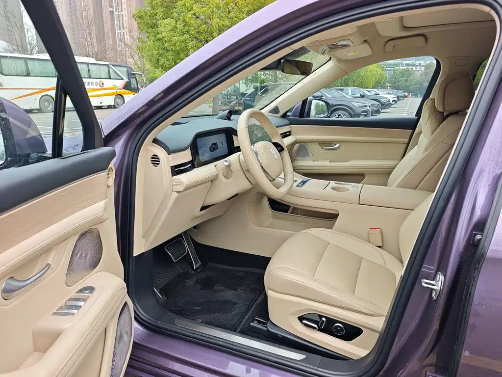 AITO ASK THE WORLD M5