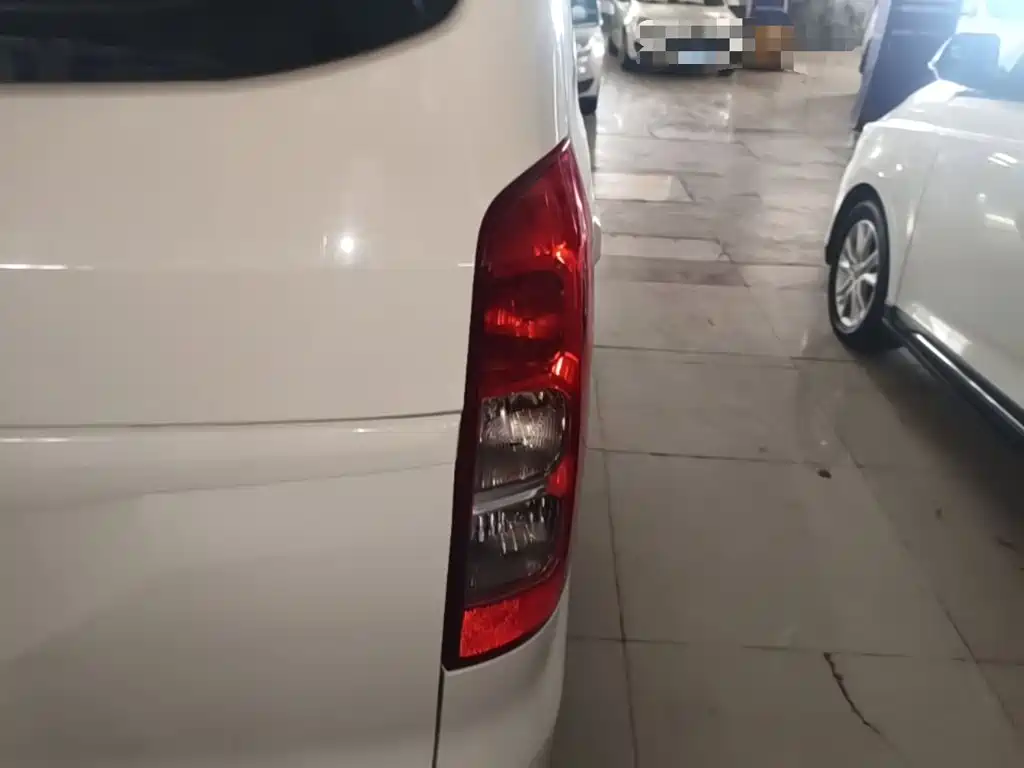Wuling Hongguang V — миниатюра 8