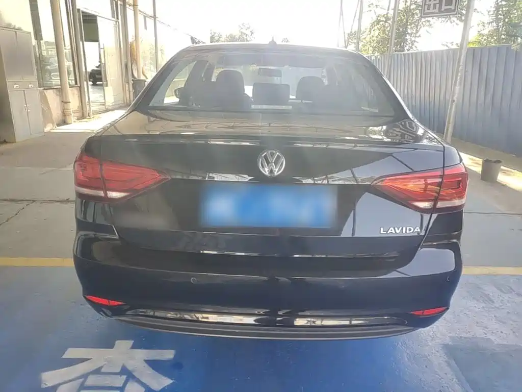 Volkswagen Lavida — миниатюра 6