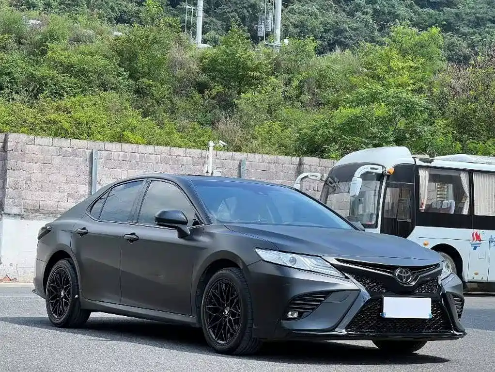 Toyota Camry — миниатюра 3