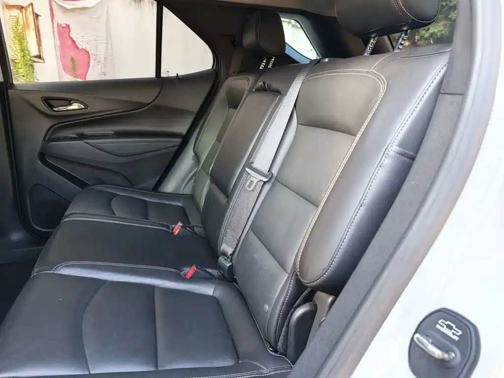 Chevrolet Equinox — миниатюра 18