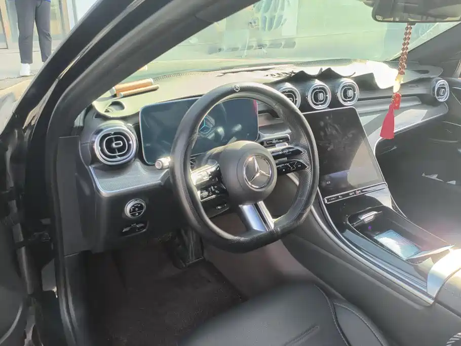 Mercedes-Benz C-Class — миниатюра 12