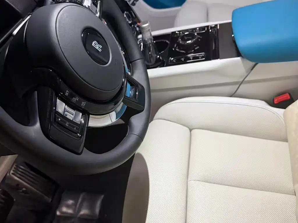 Rolls-Royce Cullinan 2018 мест