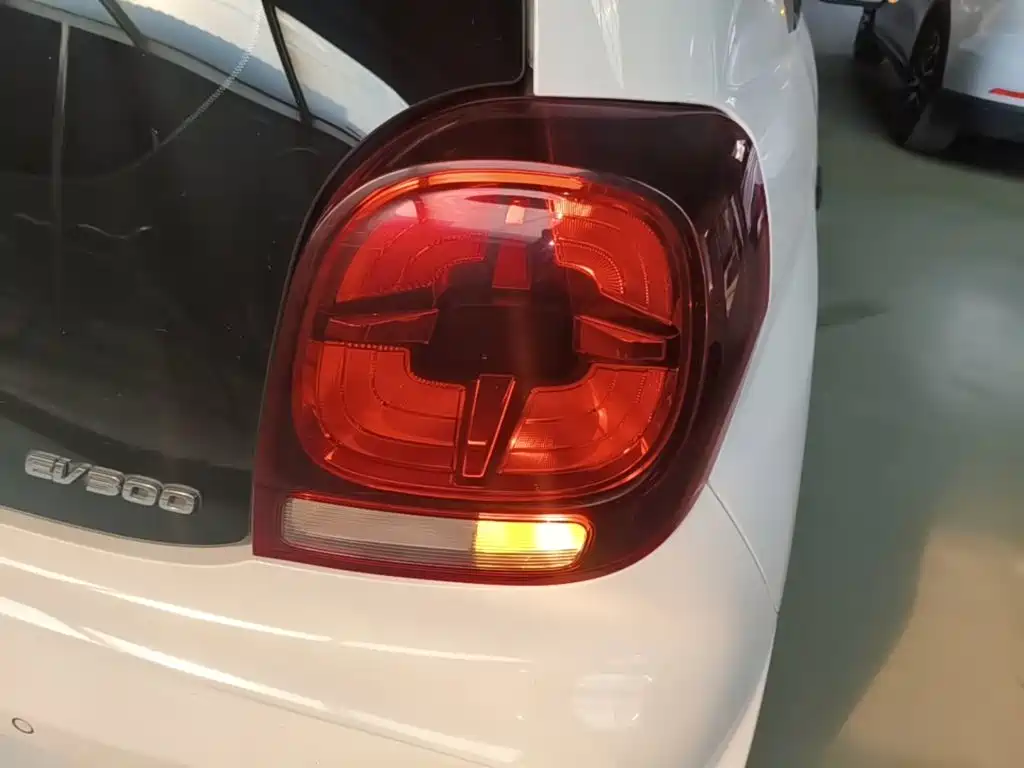 Roewe Clever — миниатюра 8