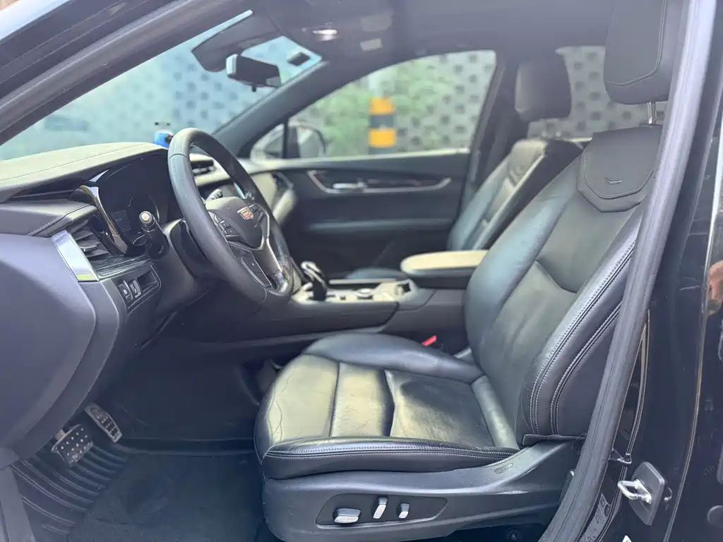 Cadillac XT5 — миниатюра 7