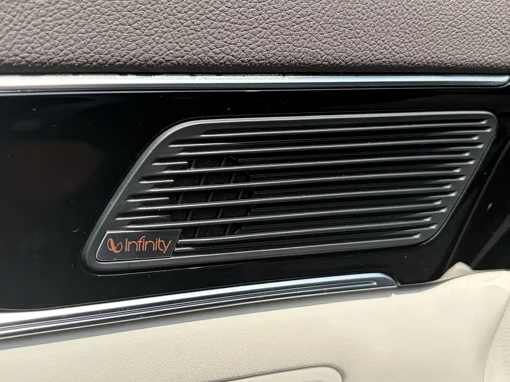 BYD PLUS New Energy — миниатюра 11