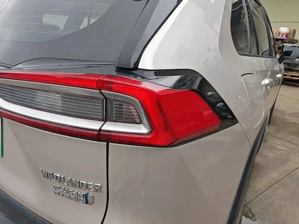 Toyota Wildlander New Energy — миниатюра 8
