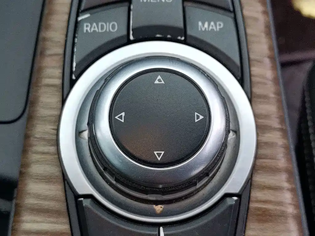 BMW 3 Series — миниатюра 11