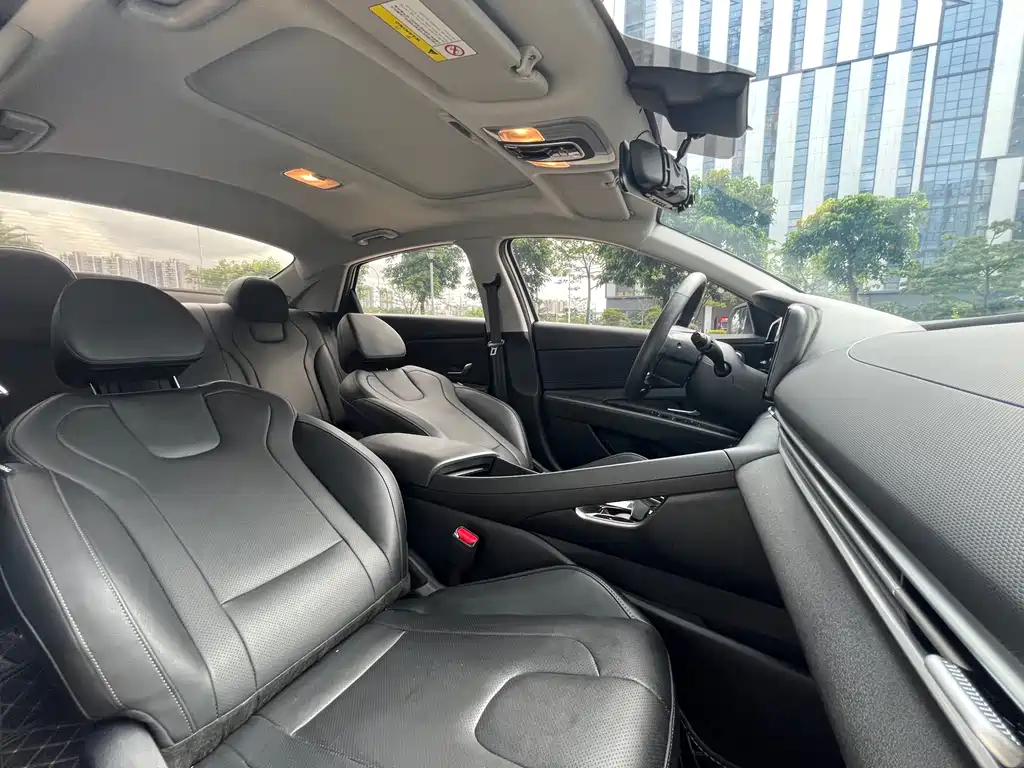 Hyundai Elantra — миниатюра 14