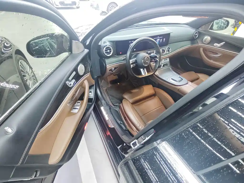 Mercedes-Benz E-Class — миниатюра 5