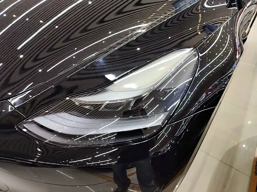 Tesla Model Y — миниатюра 24